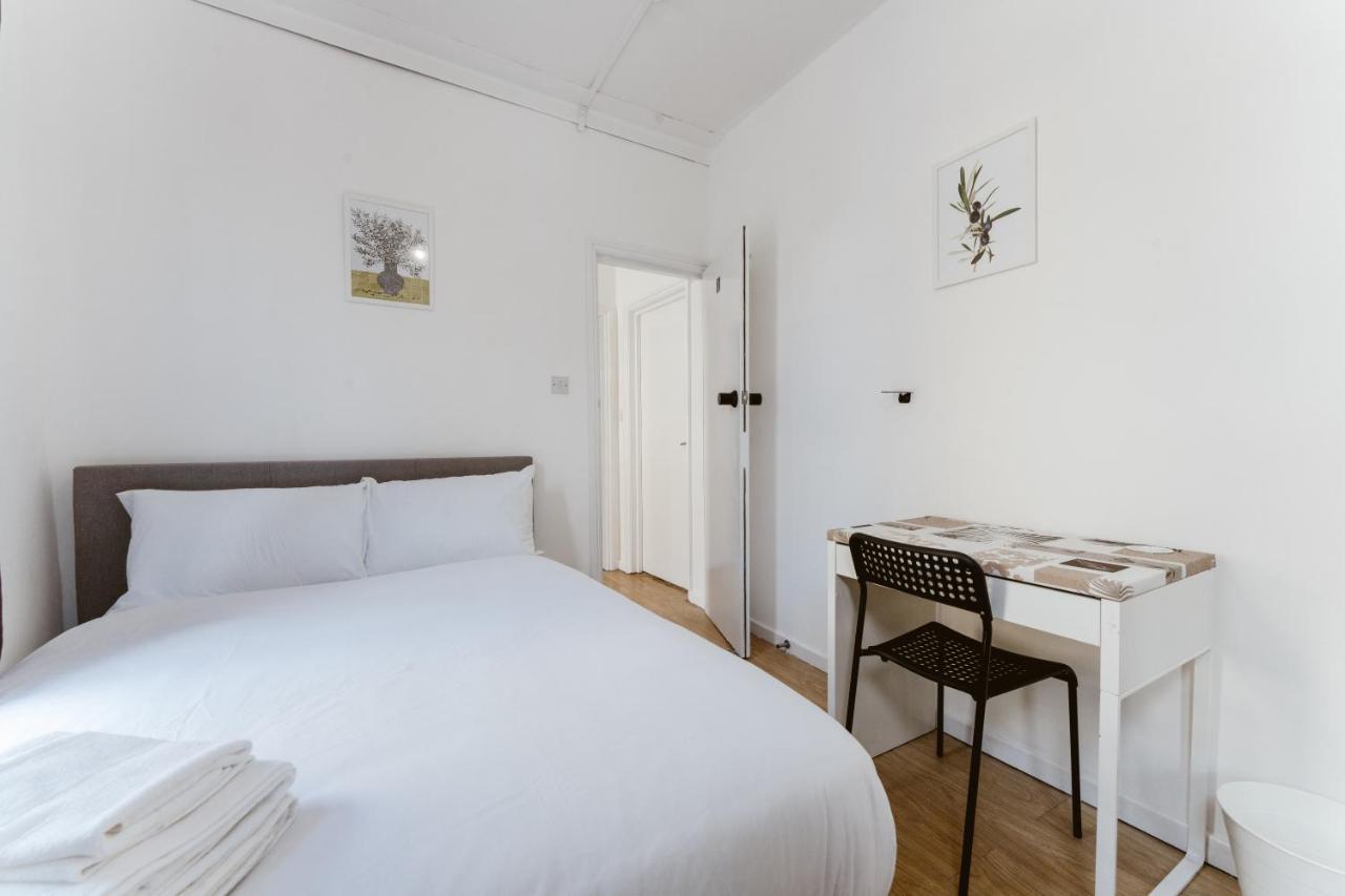 Mile End Double Rooms 27 Guest House Londres Exterior foto