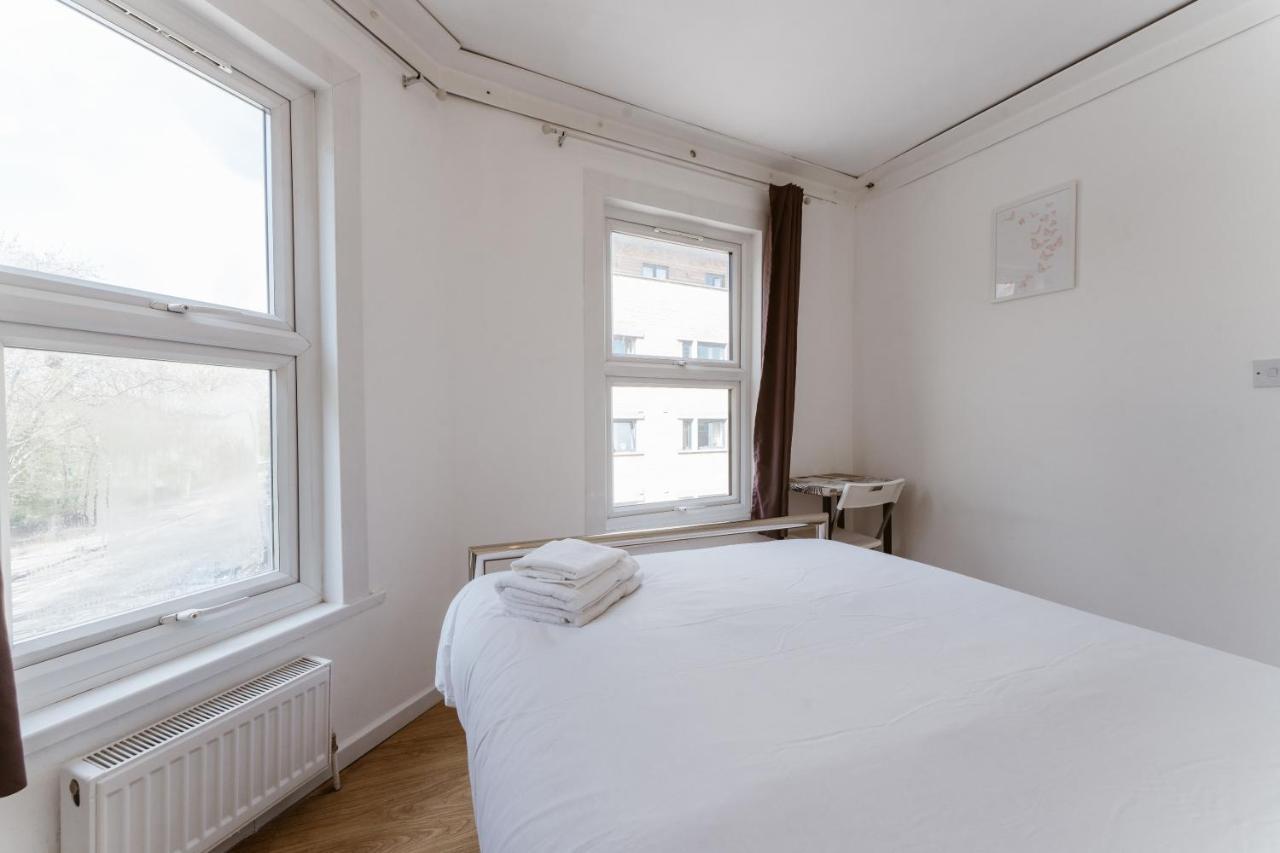 Mile End Double Rooms 27 Guest House Londres Exterior foto